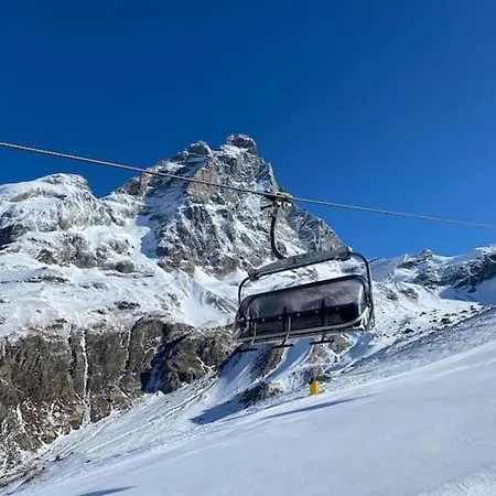 Daire Red Ski